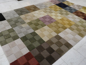 MODERN RUG