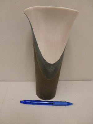 VASES & URNS